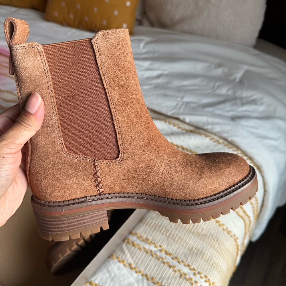 Crown Vintage Tan Suede Ankle Boots